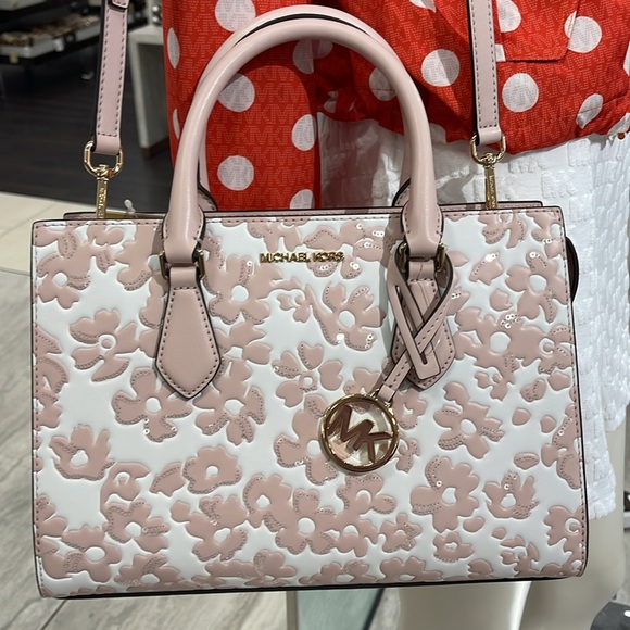 Michael Kors Sheila Medium Sequined Floral CZ Satchel
Powder Blush
NWT - Picture 13 of 16